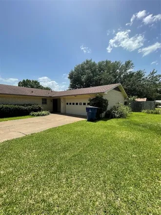 Image 3 - 509 Bryan Drive, Denison, TX 75020, USA - House for sale