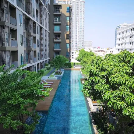 Rent this 1 bed apartment on Centric in Ratchadaphisek Road, Din Daeng District