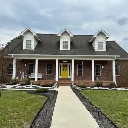 Buy this 6 bed house on 552 Ryan Circle in Cookeville, TN 38501