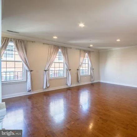 Image 6 - 212 Commodore Court, Philadelphia, PA 19146, USA - Townhouse for rent