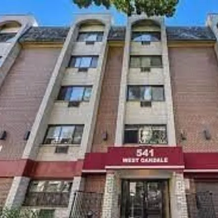 Rent this studio apartment on 541-547 West Oakdale Avenue in Chicago, IL 60657