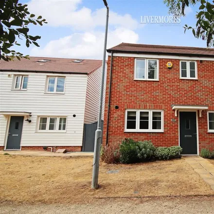 Rent this 3 bed house on 10 Marsh Street North in Dartford, DA1 5WF