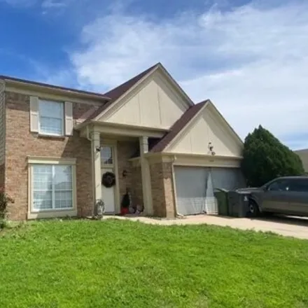 Buy this 4 bed house on 4914 Osage Drive in Arlington, TX 76018