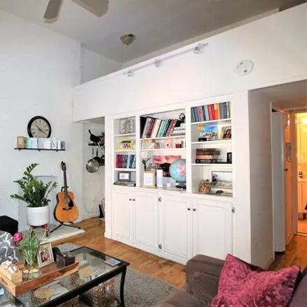 Image 3 - 56 West 84th Street, New York, NY 10024, USA - House for rent