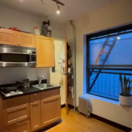 Rent this 1 bed apartment on 264 6th Avenue in New York, NY 10012