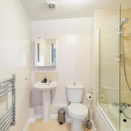 Image 4 - Cirencester, GL7 2DJ, United Kingdom - Apartment for rent