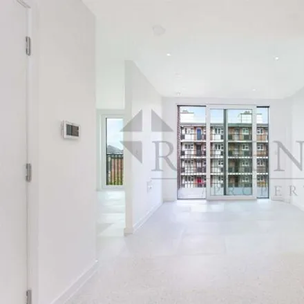 Image 4 - Georgette Apartments, Stepney Way, St. George in the East, London, E1 2EN, United Kingdom - Room for rent