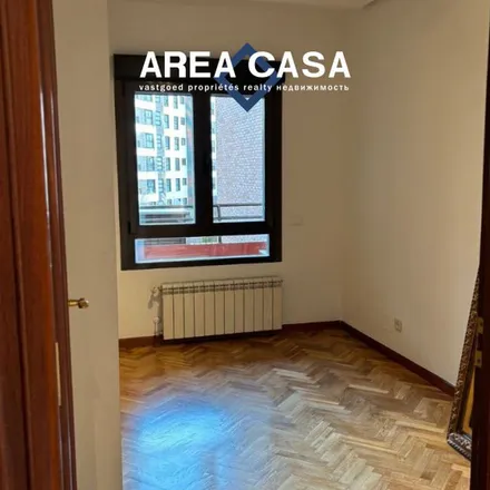 Image 6 - Calle Agustín Viñamata, 6, 28007 Madrid, Spain - Apartment for rent