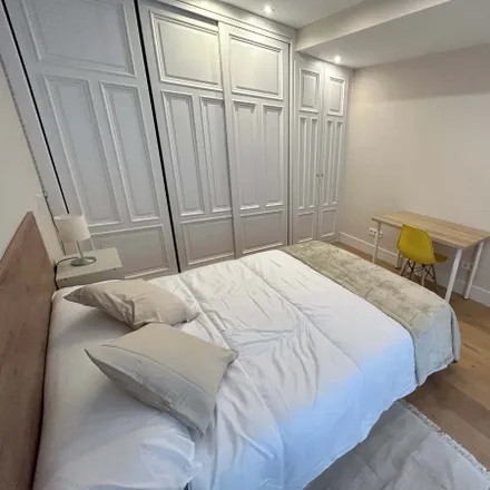 Rent this 6 bed room on Marengo in Calle de Colmenares, 5