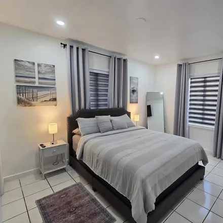 Rent this 2 bed house on Coral Gables