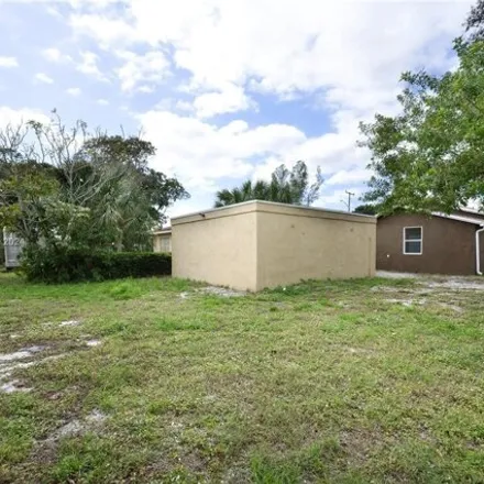 Image 6 - 851 Southeast Tarpon Avenue, Stuart, FL 34994, USA - House for sale