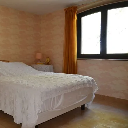 Rent this 4 bed house on 30560 Saint-Hilaire-de-Brethmas