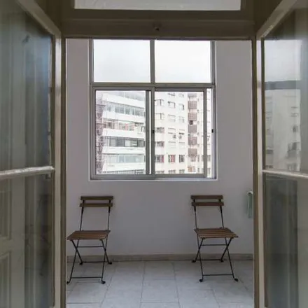 Image 2 - Avenida Duque de Ávila 56, 1000-141 Lisbon, Portugal - Apartment for rent