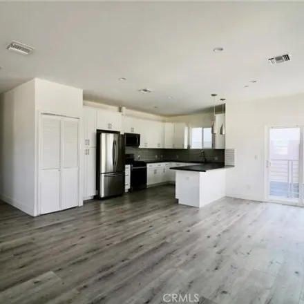 Image 5 - 14254 Erwin St Unit 1/2, Van Nuys, California, 91401 - Townhouse for rent