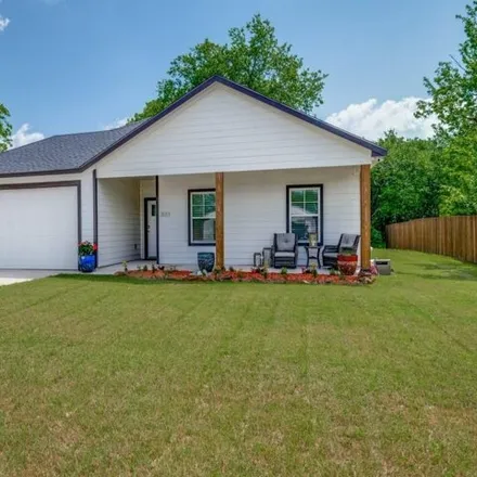 Buy this 3 bed house on 3013 College Street in Greenville, TX 75401