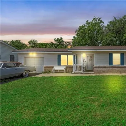Buy this 3 bed house on 121 Meadowbrook Street in Robinson, McLennan County