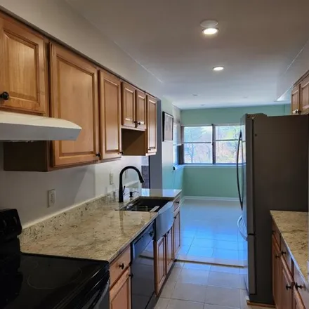 Image 3 - 405 Christopher Avenue, Gaithersburg, MD 20813, USA - Condo for rent