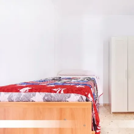 Rent this 3 bed room on Mesón Los Alcores in Calle Farmacéutico Murillo Herrera, 10