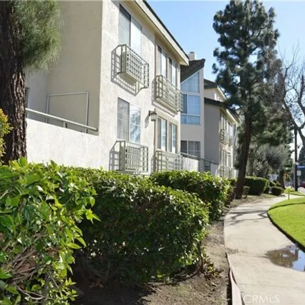 Image 2 - Verdura Avenue, Paramount, CA 90723, USA - Condo for rent