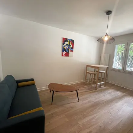 Rent this 2 bed apartment on 11 Rue Eugène Sue in 38100 Grenoble, France