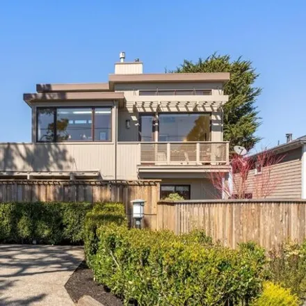 Buy this 3 bed house on 180 Cloud View Road in Sausalito, CA 94965