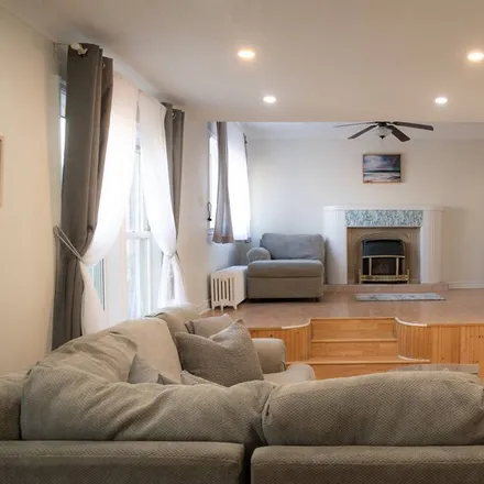 Rent this 2 bed house on Long Branch in Etobicoke, ON M8W 3M3
