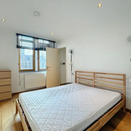 Rent this 1 bed apartment on Meir Building in Wiegstraat 2, 2A