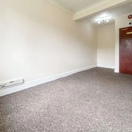 Image 3 - A40, Loudwater, HP11 1EY, United Kingdom - Apartment for rent