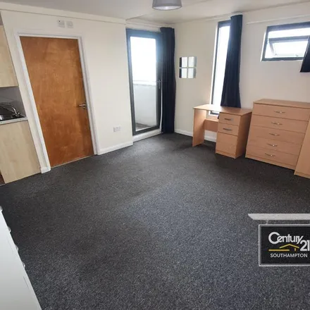 Image 2 - Mede House, Salisbury Street, Bedford Place, Southampton, SO15 2TZ, United Kingdom - Apartment for rent