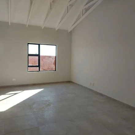 Image 4 - Road 2L, Govan Mbeki Ward 5, Secunda, 2302, South Africa - Apartment for rent