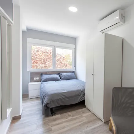 Rent this 5 bed room on Carrer de l'Impressor Lambert Palmart in 36, 46022 Valencia