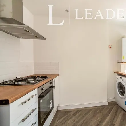 Rent this 1 bed apartment on 156 High Street in Tonbridge, TN9 1DB