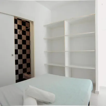 Image 4 - Madrid, Centro Europeo de Estudios Profesionales, Paseo de Extremadura, 28011 Madrid - Apartment for rent