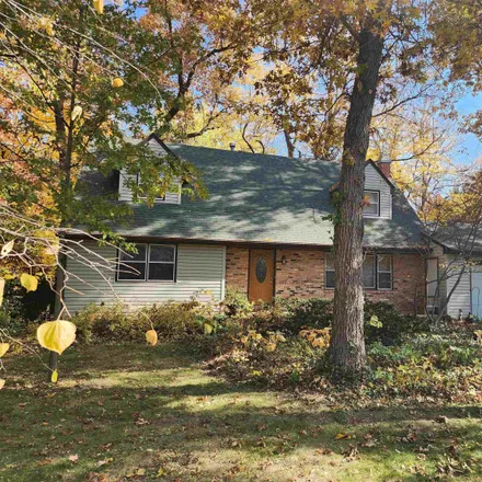 Buy this 4 bed house on 13725 Beaver Drive in Roscoe Township, IL 61073