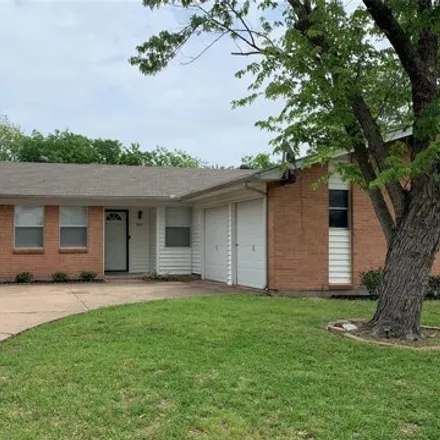 Rent this 3 bed house on 875 Memorial Drive in Wylie, TX 75098