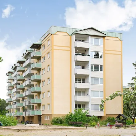 Rent this 3 bed apartment on Bygatan 16 in 721 32 Västerås, Sweden