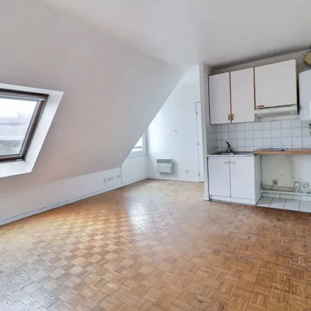 Rent this 1 bed apartment on 2 Avenue Rockefeller in 78000 Versailles, France
