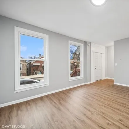Image 2 - 2231 West 23rd Place, Chicago, IL 60608, USA - House for sale