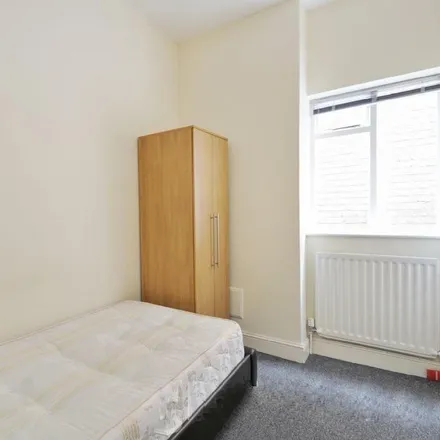 Image 5 - 59 Exeter Road, London, NW2 4SE, United Kingdom - Apartment for rent