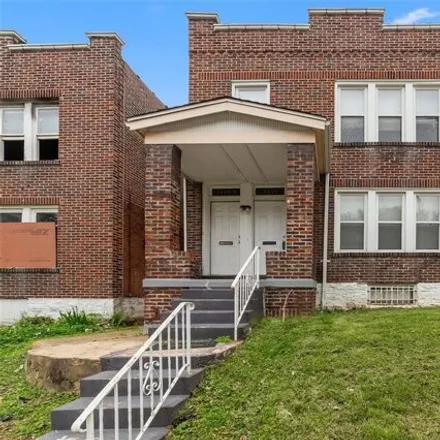 Buy this 4 bed house on 3429 Pennsylvania Avenue in St. Louis, MO 63118