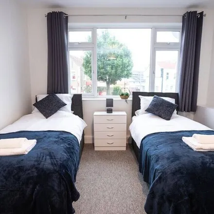 Image 6 - Downend and Bromley Heath, BS16 5UJ, United Kingdom - Apartment for rent