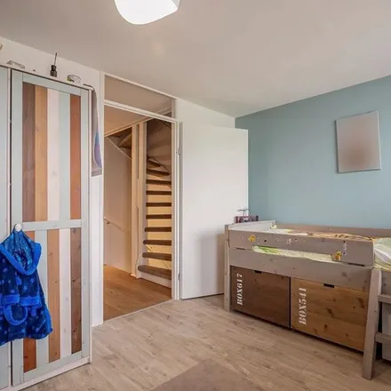 Rent this 3 bed apartment on Solislaan 31 in 2909 SB Capelle aan den IJssel, Netherlands