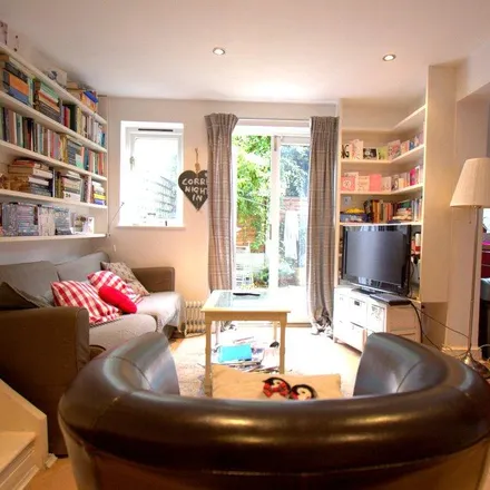 Rent this 3 bed apartment on 27 Corrance Road in London, SW2 5RH
