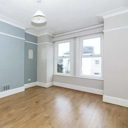 Image 2 - Graham Road, Worthing, BN11 1TL, United Kingdom - Apartment for rent
