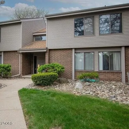 Buy this 2 bed condo on 1069 Grenoble Lane in Waverly, MI 48917