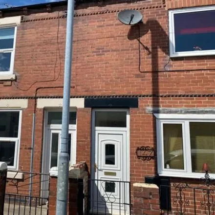 Rent this 1 bed room on 164 Lower Oxford Street in Castleford, WF10 4AG
