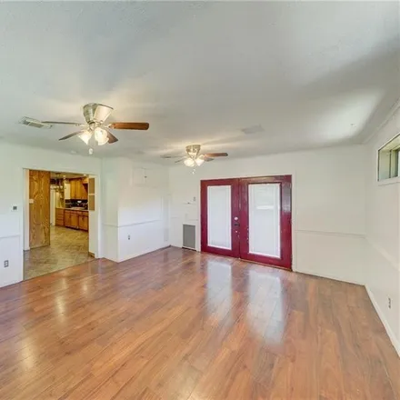 Image 6 - 2101 South Avenue D, Freeport, TX 77541, USA - Townhouse for sale