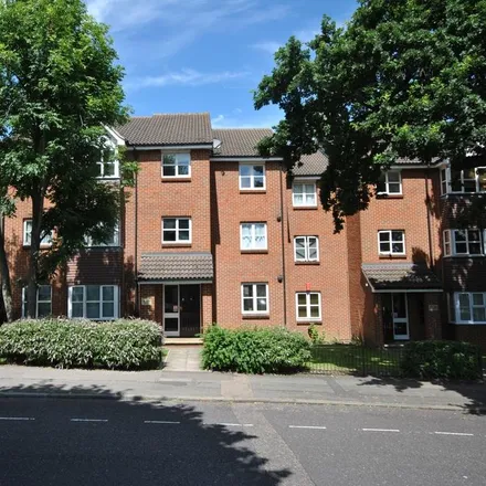 Image 6 - Rothesay Court, Le May Avenue, London, SE12 0BD, United Kingdom - Apartment for rent