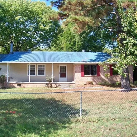 Buy this 3 bed house on 2001 North 53rd Street in Fort Smith, AR 72904