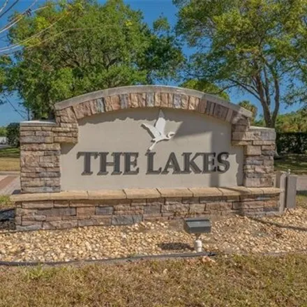 Image 2 - 1755 Oak Lakes Dr, Sarasota, Florida, 34232 - House for sale